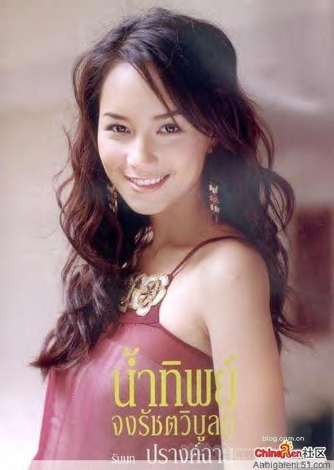 楠迪宗拉維蒙的最新動態(tài)，陽光下的溫暖日常