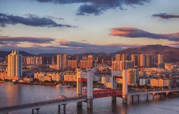 平陽鰲江新發(fā)展，科技新品引領(lǐng)未來生活新體驗(yàn)