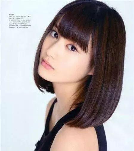 『自然美景下的時尚邂逅，2025最新女款齊肩短發(fā)發(fā)型』