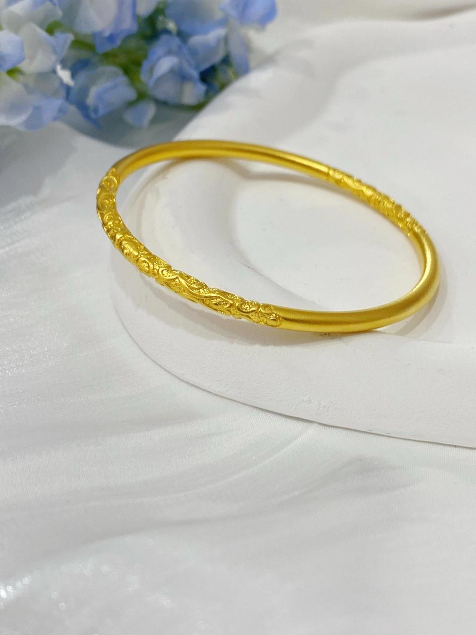 黃金手鐲最新款式圖片，時(shí)尚與經(jīng)典的完美融合設(shè)計(jì)亮相！