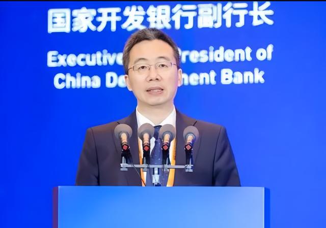 尹德凱行長(zhǎng)最新消息，小巷美食之旅的意外收獲