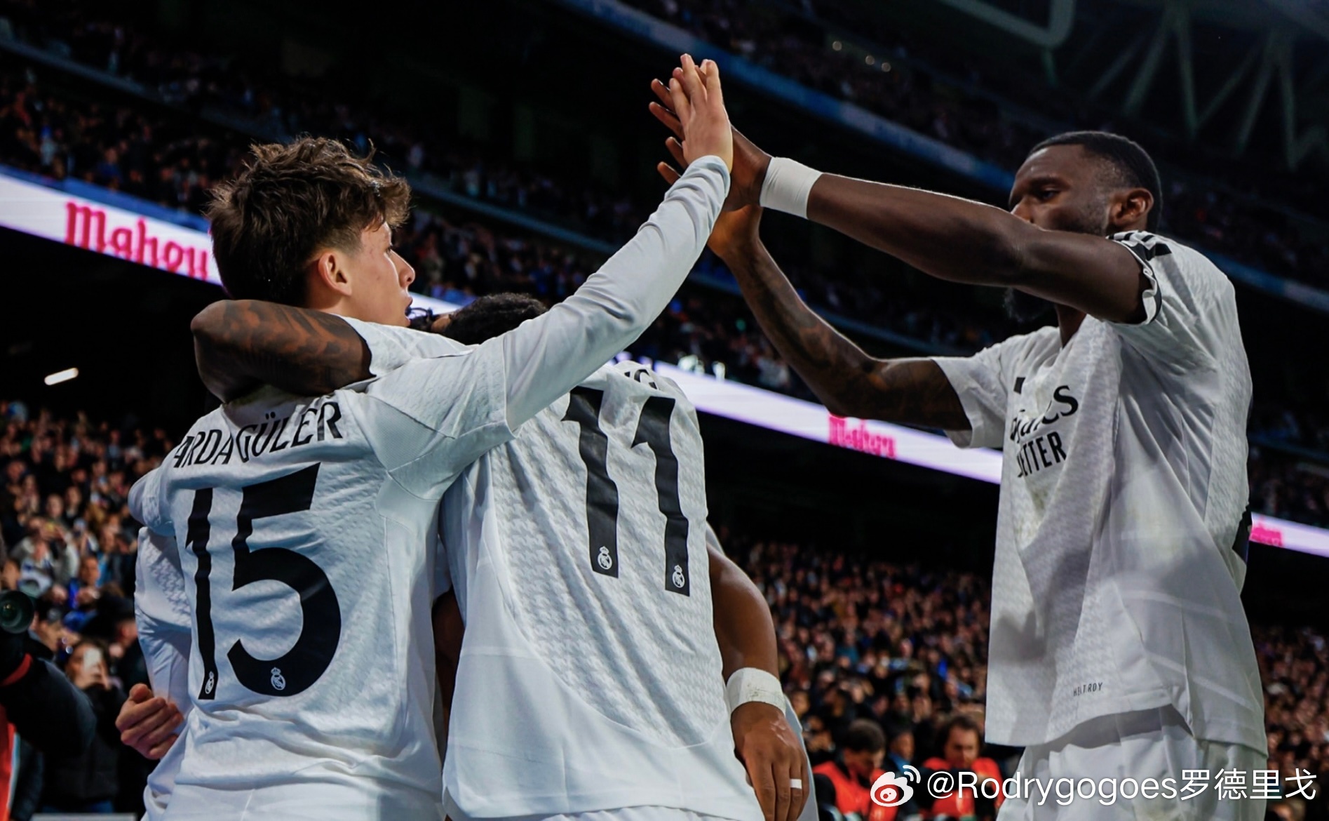 塞爾塔VS皇馬最新消息，小巷獨(dú)特風(fēng)味與激情碰撞的賽場動(dòng)態(tài)