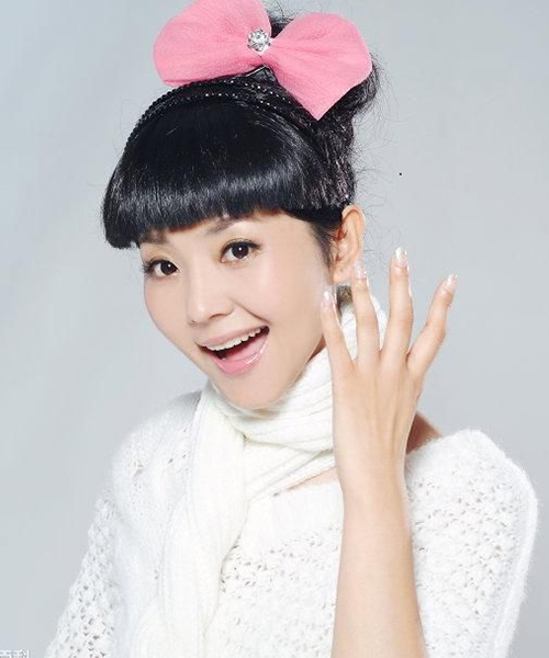 方瓊半丸子發(fā)型，時(shí)尚潮流的新寵