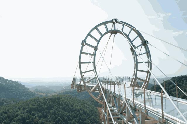 張家界玻璃橋最新圖片，景觀魅力與爭議并存