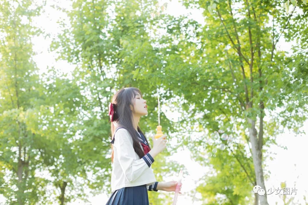 最新青青草視頻在線觀看，探索學(xué)習(xí)之旅，培養(yǎng)自信與成就感的源泉