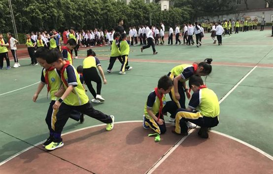 最新小學(xué)生體育課游戲，自然美景探索之旅