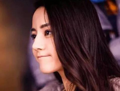 迪麗熱巴最新科技巨獻電影，開啟未來視界之旅