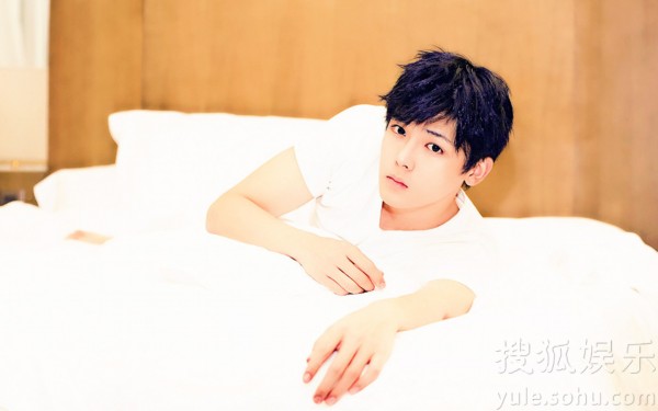 侯明昊最新圖片，星光璀璨，時代影響力男神形象展現風采！