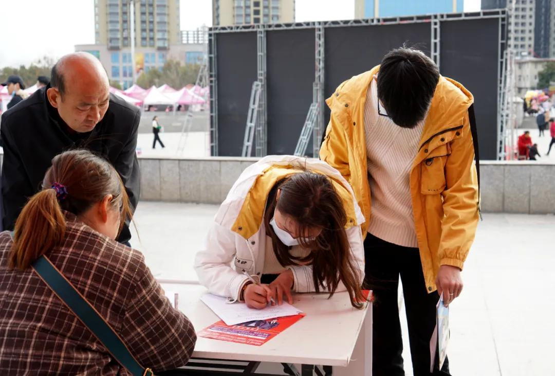 新蔡最新招聘信息及探索自然美景之旅，尋找內(nèi)心平靜之旅