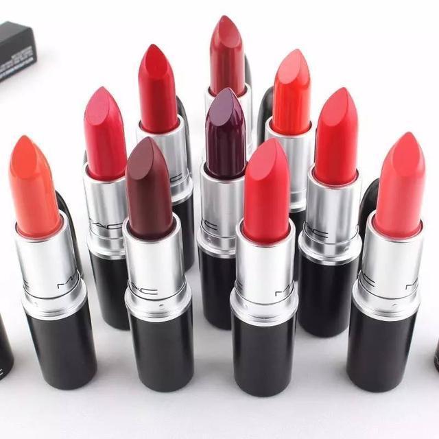 最新口紅排行榜前十名大揭秘，潮流必備，全網(wǎng)矚目，你絕對(duì)不能錯(cuò)過(guò)！