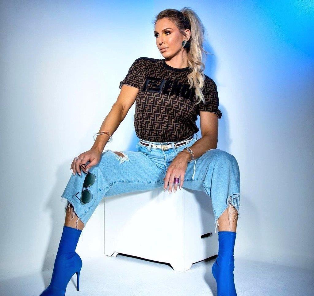 從寫手到巨星，探索成功之路的三大要點最新章節(jié)