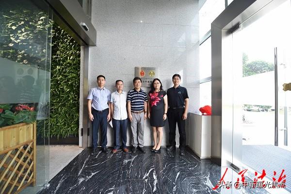 清溪明門最新招聘信息揭秘，鄰里的小故事中的職業(yè)機(jī)會(huì)探索