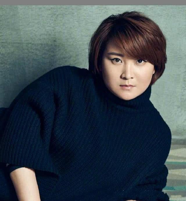 賈玲陳赫最新小品喜劇，科技新品引領(lǐng)生活風(fēng)尚笑翻天