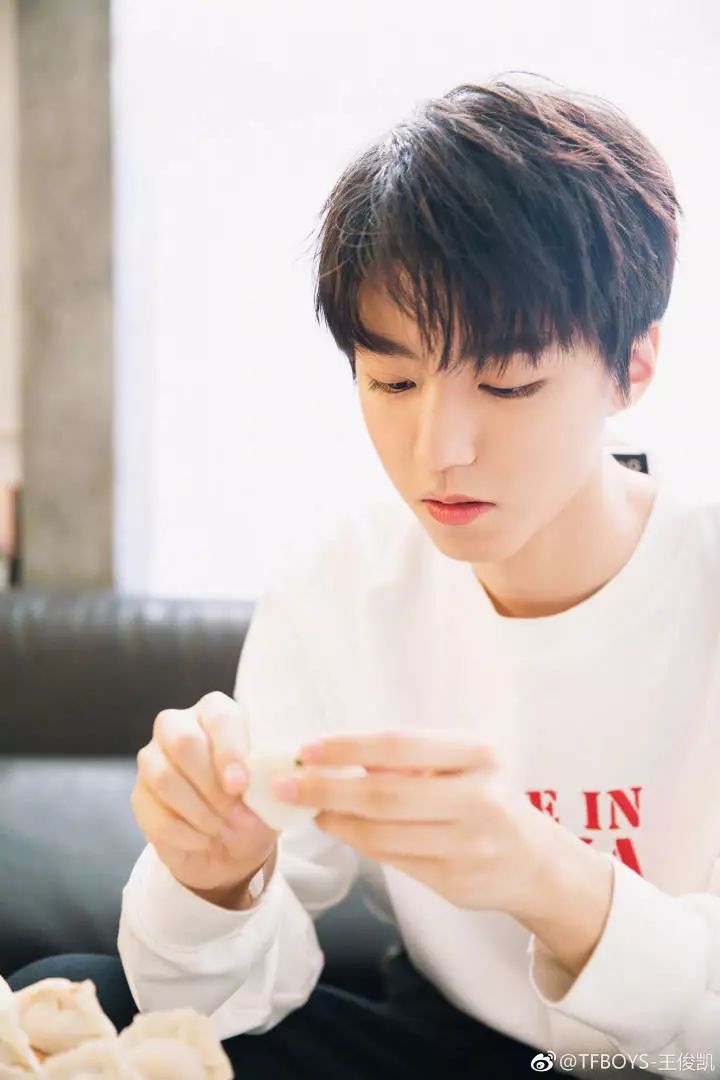 王俊凱最新行程表揭秘，粉絲視角與公眾關(guān)注的深度解析