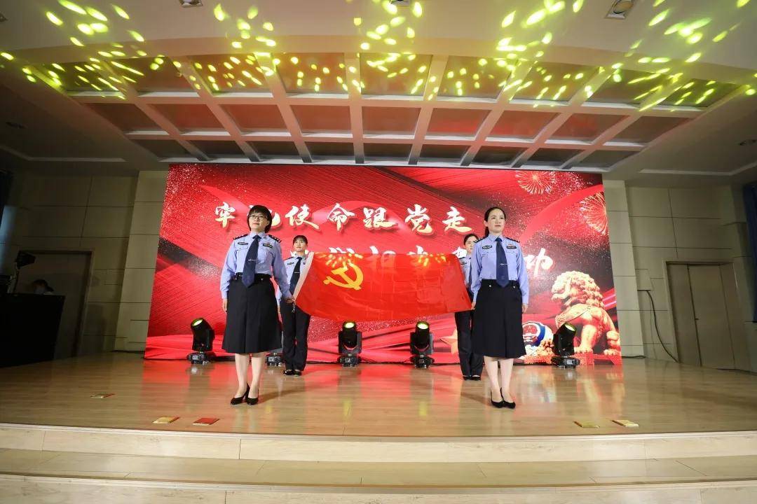 最新公安主題詩歌朗誦，贊美與反思的交織旋律