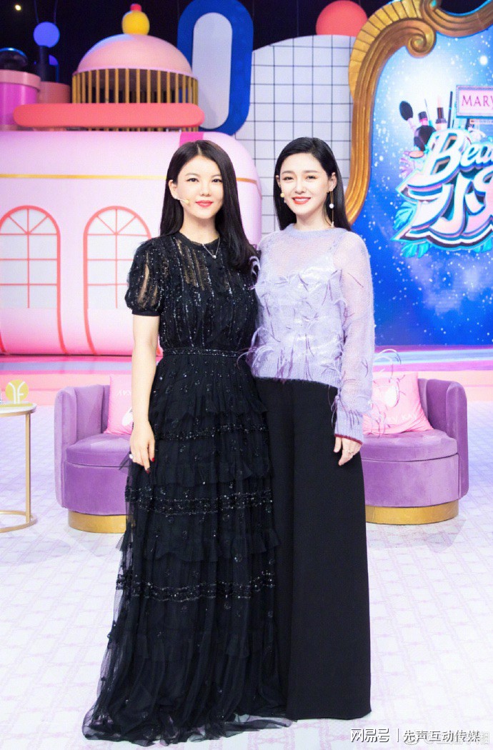 李湘與蔣欣探尋繁華中的隱秘寶藏，小巷奇遇揭秘特色小店