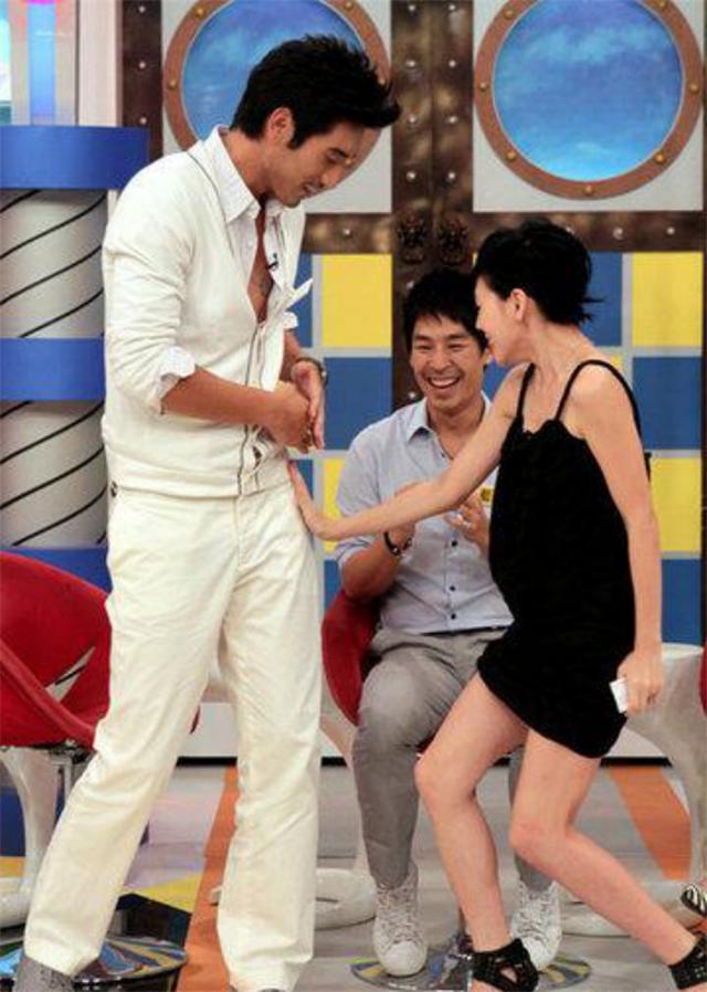 高以翔專訪視頻，時(shí)代之星的光芒閃耀登場(chǎng)