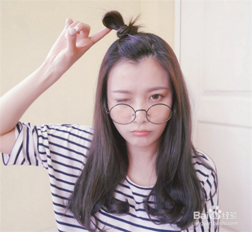 最新劉海扎上去發(fā)型時尚指南與趨勢解析